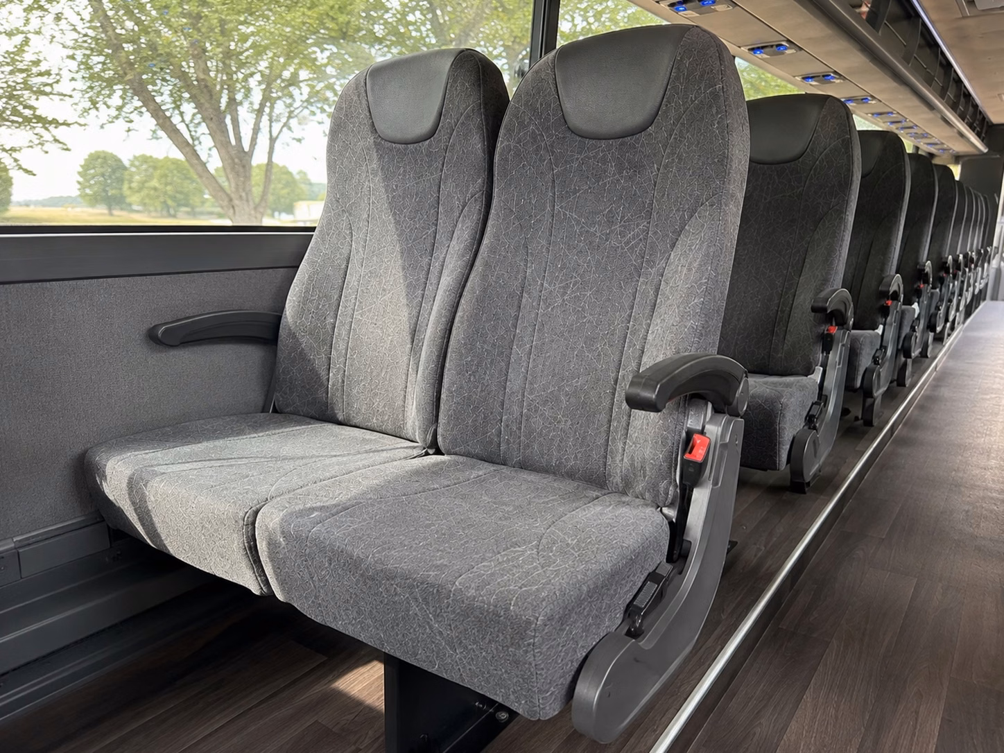 charterbusrentalfriscotx com is how frisco couples move their wedding party in style